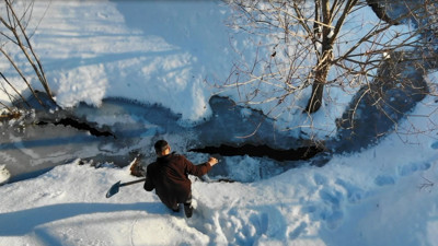 Bayburt'ta termometreler eksi 17'yi gösterdi! Çeşmeler ve dereler dondu