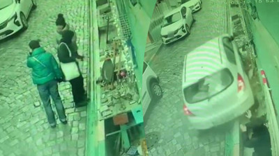 İstanbul’da dehşete düşüren olay! Otomobil kadını ezdi, anbean kamerada