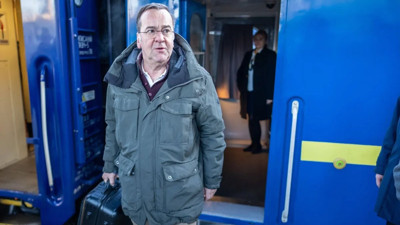 Almanya Savunma Bakanı'ndan Ukrayna çıkartması