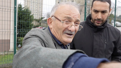 Namazdan çıktı aracın altında kaldı