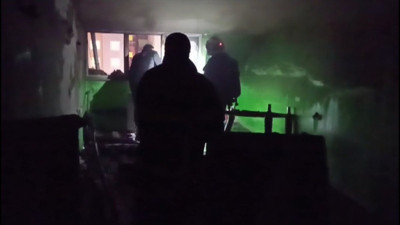 Kiraladığı evi ateşe veren kadın kaçtı