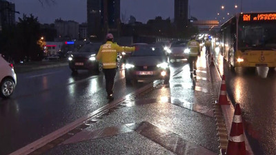 Kadıköy’de dron destekli trafik denemi: 8 sürücüye ceza uygulandı