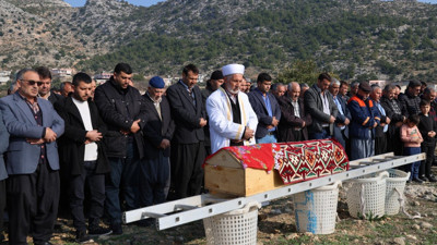 Merdiven musalla taşı oldu