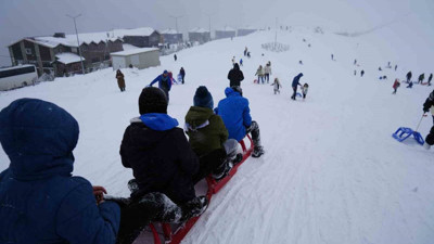 Zigana Dağı’nda kayak keyfi: Sömestr tatilinde akın ettiler