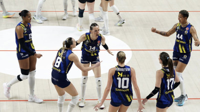 Fenerbahçe derbide Beşiktaş'a set vermedi!