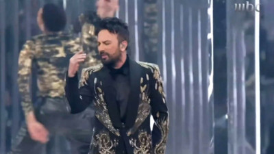 Tarkan Suudi Arabistan’ı salladı. Yer yerinden oynadı