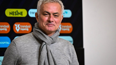 Mourinho basın toplantısına geç kaldı "Kebap çok iyiydi!"