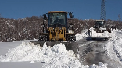 Muş'ta 11 köy yolu ulaşıma kapandı