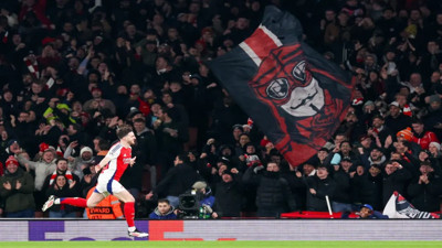 Arsenal, Dinamo Zagreb'i üçledi