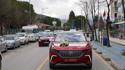 Makam aracını TOGG'u Gazze'li damada gelin arabası olarak tahsis etti
