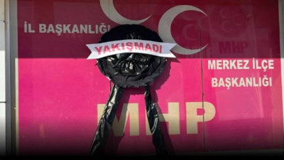 MHP’ye siyah çelenk gönderildi. Emniyet müdürü görevden alındı. Flaş iddia