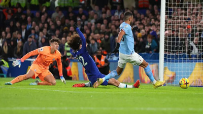 Manchester City kara bulutları dağıttı: Chelsea'yi 3-1 yendiler
