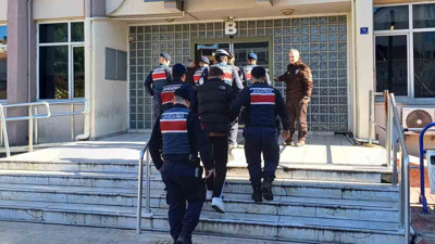 Düğün salonunda korku dolu anlar! 2 kişi 1 kişiyi bıçakladı