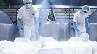 Türkiye'nin süt imparatoru iflasın pençesinde. Bakanlığın taklit ve tağşiş listesinde yer aldı