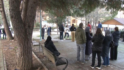 Bursa’da korku dolu anlar! Binanın zemini kaydı