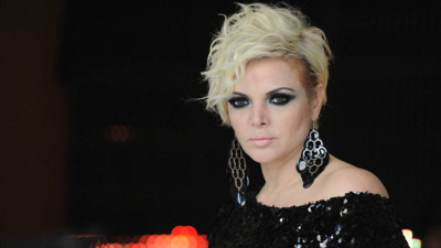 Ünlü şarkıcı Fulden Uras ölüm haberiyle yıkıldı: Doyamadım sana