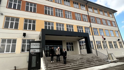 Kulu’da binası yeniden yapılan okulda ders zamanı