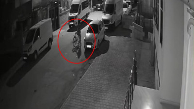 Batman'da mobilyacıdan malzemeyi bisikletle çaldı! O anlar kameralara anbean yansıdı