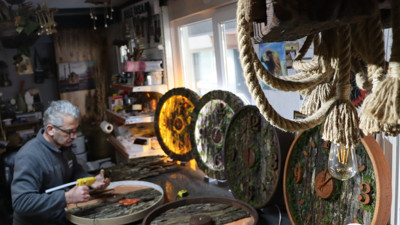 Kilolarca ağırlıktaki ahşabı strafor ile tüy gibi yaptı