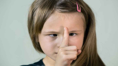 Çocuklarda görülen göz kaymasına 10 farklı sebep ve tedavi yöntemleri