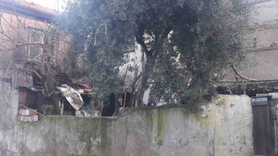 Yaşlı çiftin evi yandı