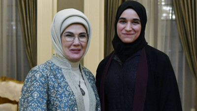 Emine Erdoğan, Suriye Cumhurbaşkanı Ahmed Şara'nın eşi ile görüştü! İlginç iddia: Tanıdık çıktı