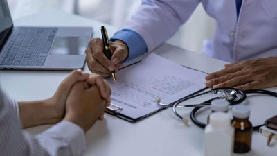 Aile hekimliğine geçiş genelgesini yeniden düzenledi