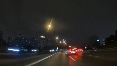 Makas atarak ilerleyen sürücüler kaza yaptı