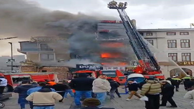 Tarihi Mısır Çarşısı'nda yangın alarmı!