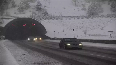 Bolu Dağı'nda kar etkili oluyor