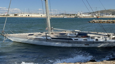 Bodrum'da 15 metre yüksekliğindeki tekne fırtınaya dayanamadı