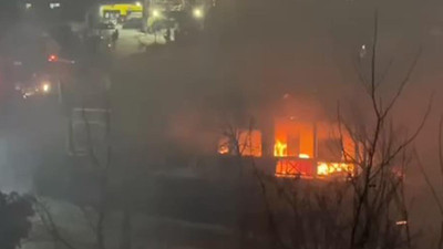 Esenyurt’ta korku dolu anlar! Kafeterya alev alev yandı