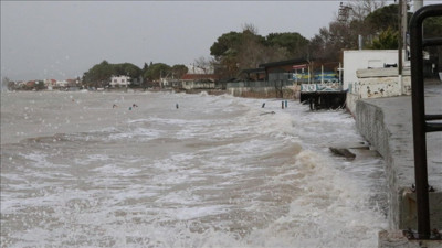 Kabatepe-Gökçeada Feribot Seferleri'ne fırtına engeli