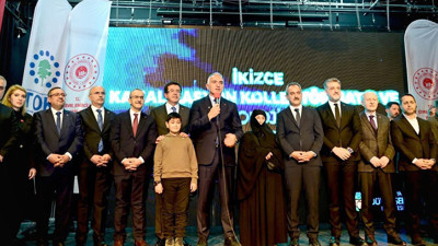 Bakan Ersoy depremzedeleri 'talihli' diyerek anons etti. Ece Üner tepki gösterdi