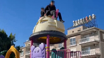 Çıktıkları yerden inemediler! İmdatlarına itfaiye yetişti