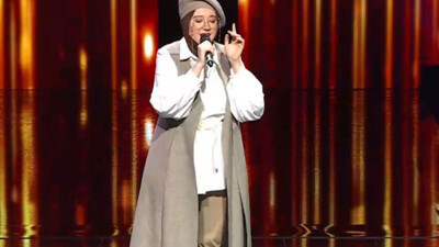 O Ses Türkiye'de bir ilk. Yarışmacı dört jüriyi kendine hayran bıraktı