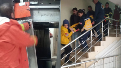 Mardin'de asansör kabini düştü; 4 yaralı