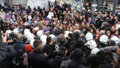 Polis izinsiz yürüyüşe müdahale etti: Çok sayıda gözaltı var