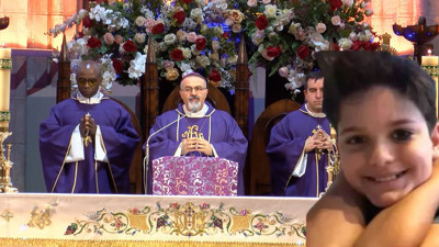 İtalyan şefinin oğlu bıçaklı saldırıda hayatını kaybetmişti! Törende aileye teselli duaları