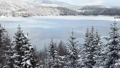 Abant Gölü buz tuttu! Manzarası görenleri adeta büyüledi