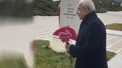 Deniz Baykal bile bir araya getiremedi! CHP’de derin ayrılık sürüyor…