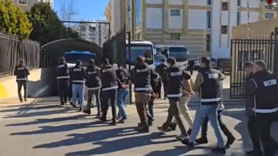 Akılalmaz dolandırıcılık 20 kişi gözaltında! 15 kişiden 90 milyon liralık vurgun