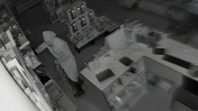 Kadın kılığına girip hırsızlık yaptı: Kameralara yakalandı