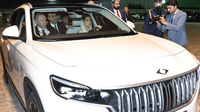 Erdoğan bu kez Pakistan Cumhurbaşkanı'na Togg hediye etti