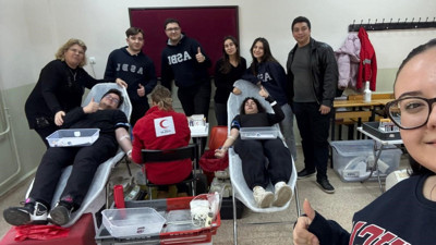 Liseli gençlerden örnek davranış