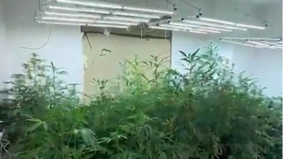 Mahalleyi koku kapladı. Evi polis bastı