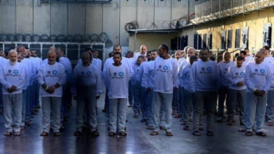 Filistinli mahkumlara 'Davut Yıldızlı' işkence!