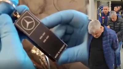 Şantaj ve tehditle 17 milyon liralık vurgun! Anahtar şeklinde suikast silah ele geçirildi