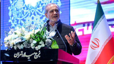 Türkçe şiir okuyan İran Cumhurbaşkanı Pezeşkiyan'ı uyardılar