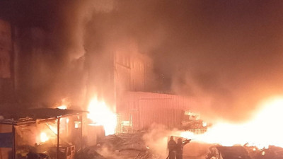 Samsun'da kauçuk fabrikasında yangın çıktı